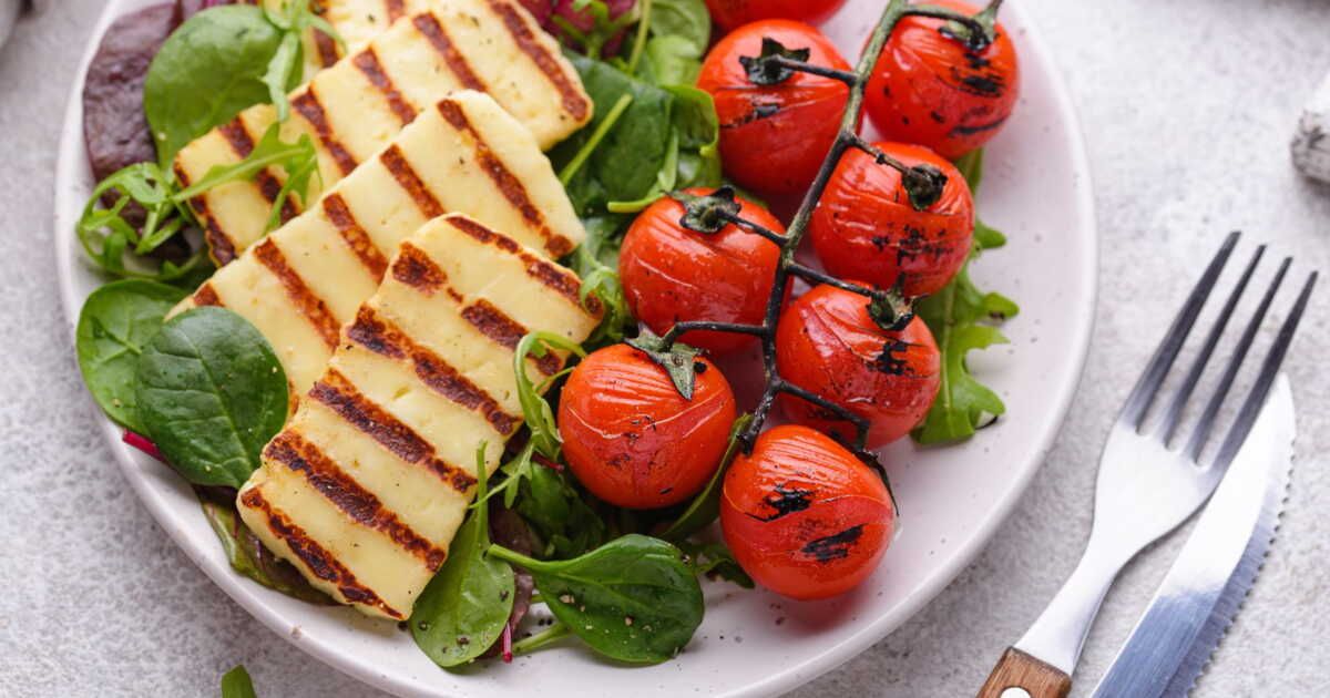 Le halloumi : un fromage méditerranéen qui fait sensation en cuisine