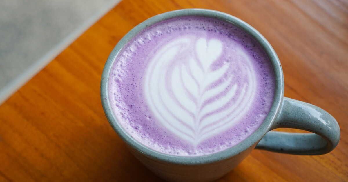 Découvrez l'ube latte, la boisson violette qui fait sensation