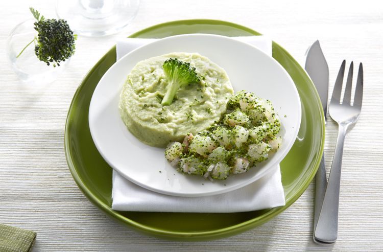 Un tartare de poisson original sur lit de brocoli
