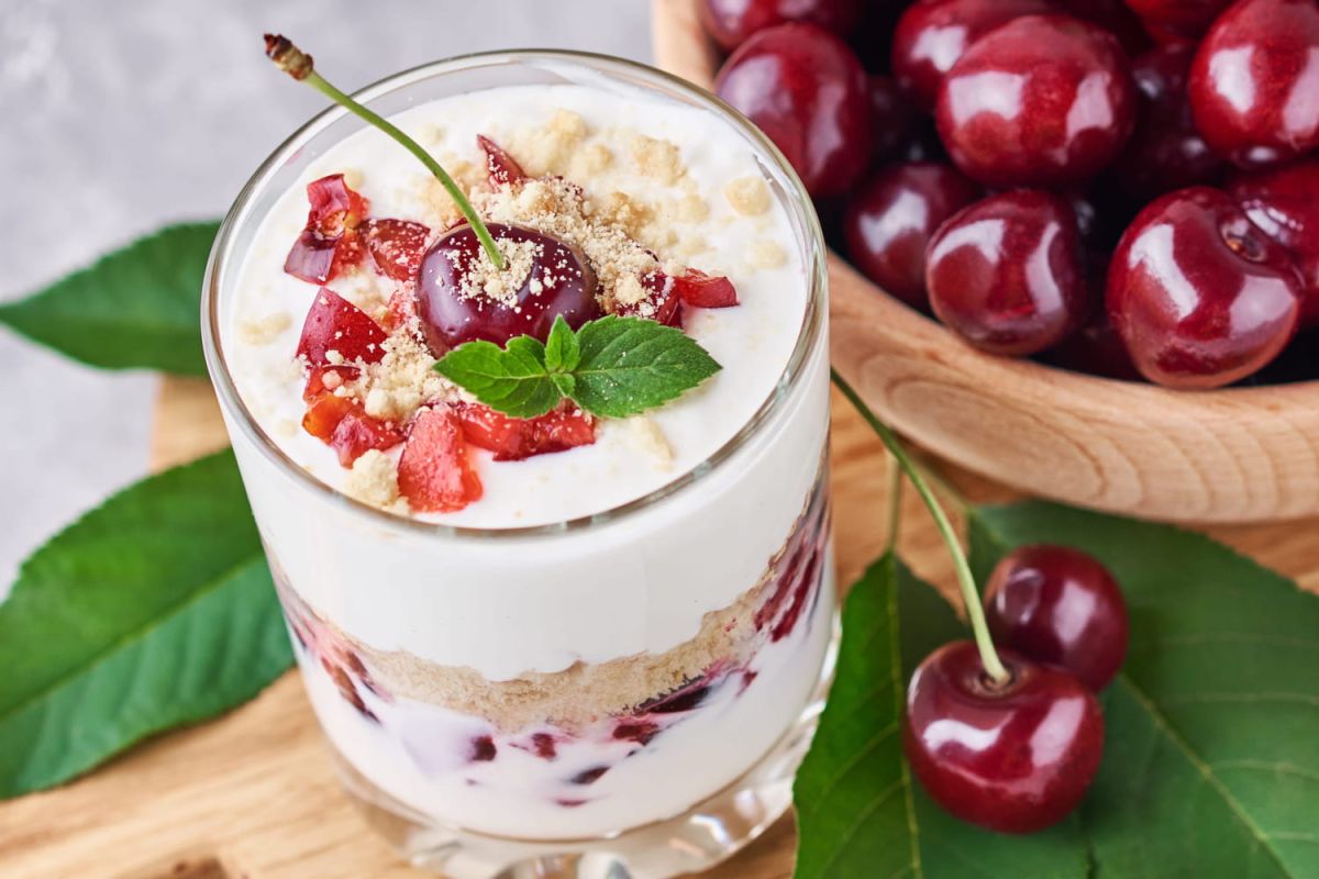 Eton mess aux cerises : la douceur gourmande de Cyril Lignac