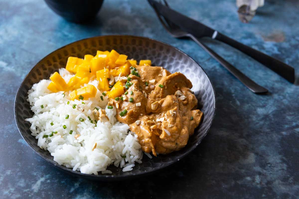 Un voyage culinaire avec le poulet au beurre de cacahuètes au Cookeo
