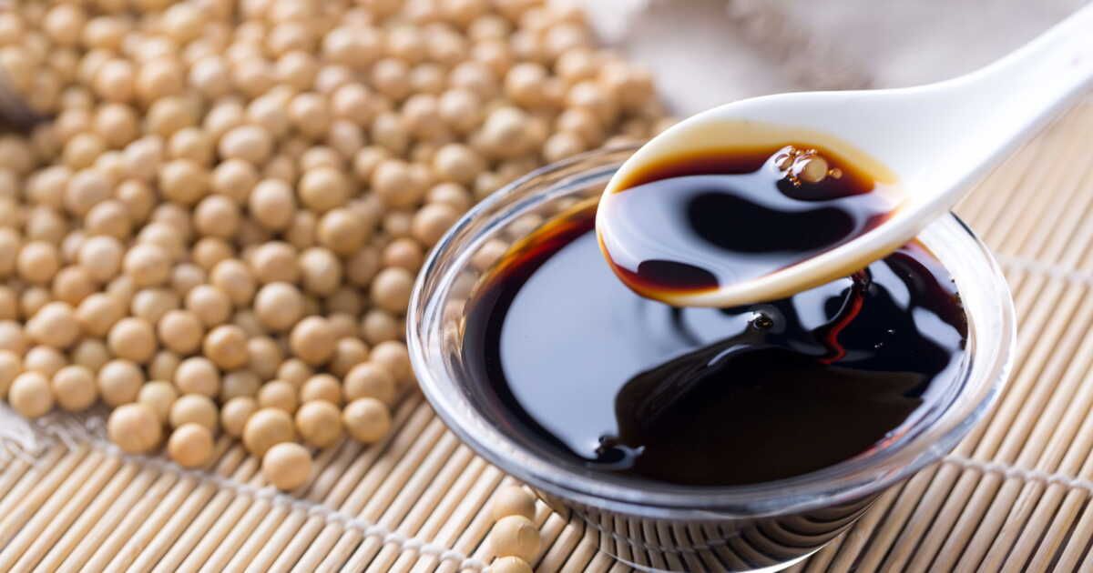Démêler le vrai du faux : comment choisir votre sauce soja en un geste