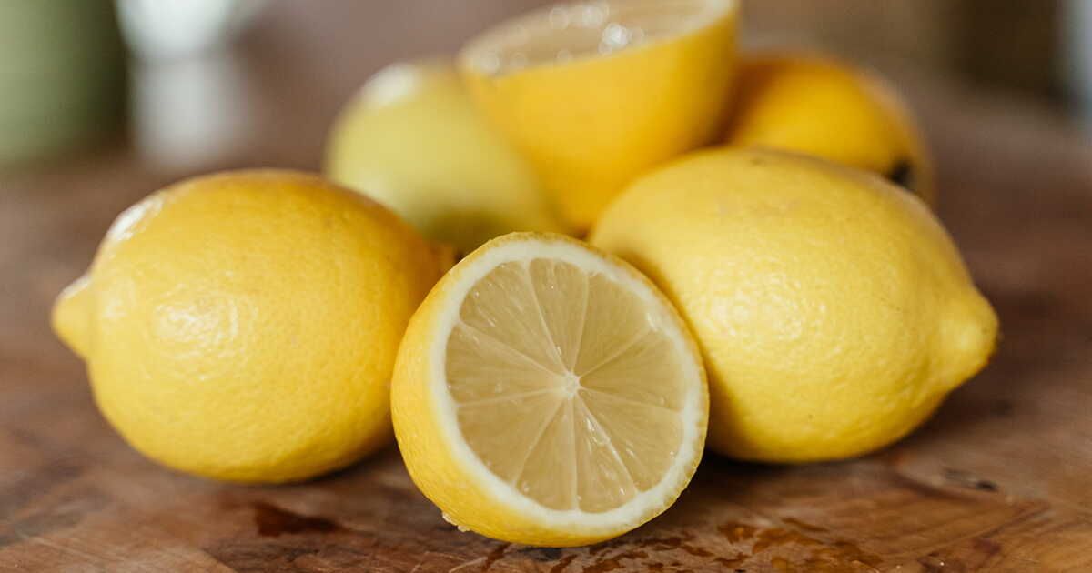 L'astuce géniale pour prolonger la fraîcheur de votre citron coupé