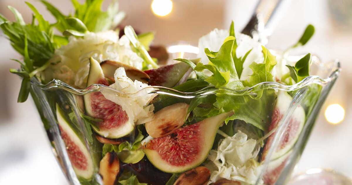 Une explosion de fraîcheur : salade fruitée à la tête de moine