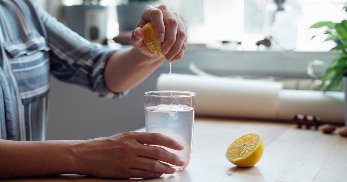 L’eau citronnée au réveil, un must pour foie et silhouette ?