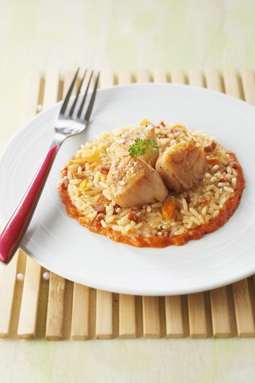 Riz sauté au chorizo et noix de Saint-Jacques en sauce de poivron rouge