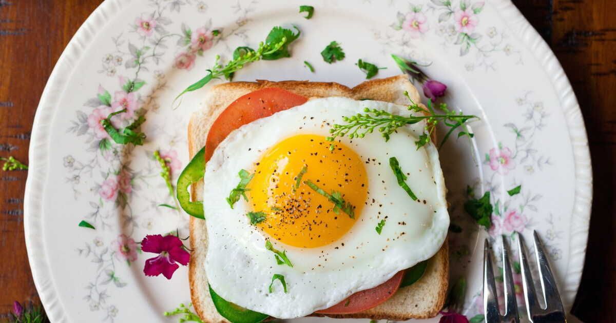 La recette de l'œuf frit à la feta qui enflamme TikTok