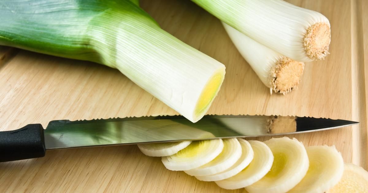 Les secrets pour bien couper le poireau en cuisine