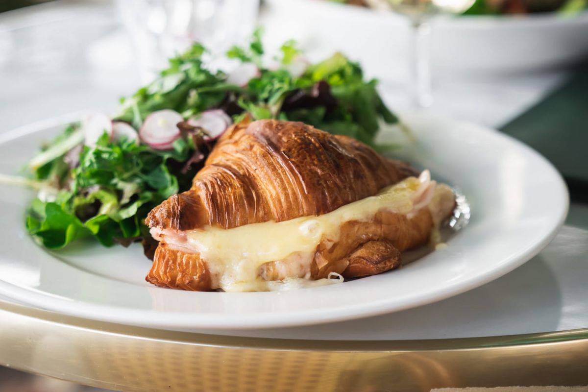 Le croissandwich : la nouvelle obsession gourmande à découvrir