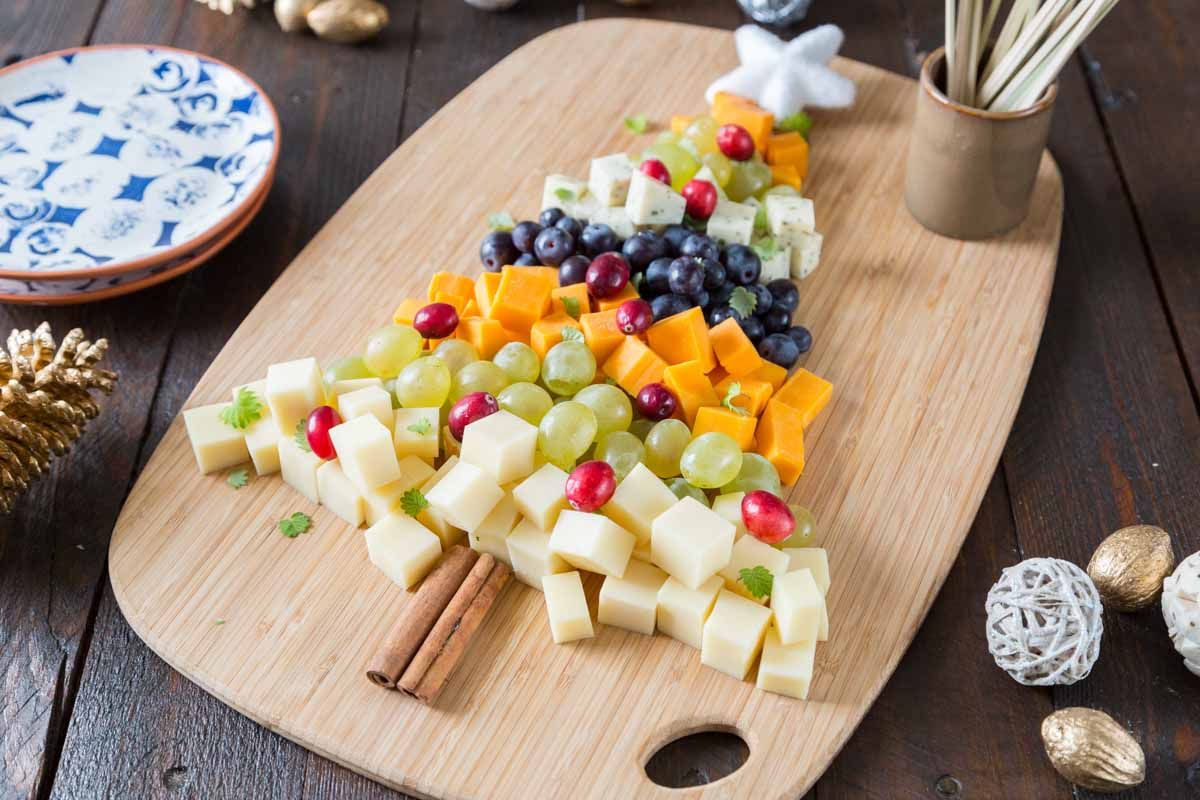 Un sapin de fromage élégamment festif pour Noël