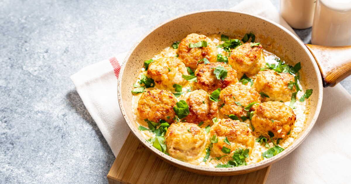 Des boulettes de poulet au curry et lait de coco qui vont séduire toute la famille
