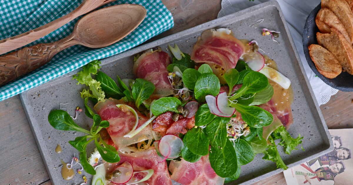 Une salade de museau éclatante : un délice aux câpres à découvrir