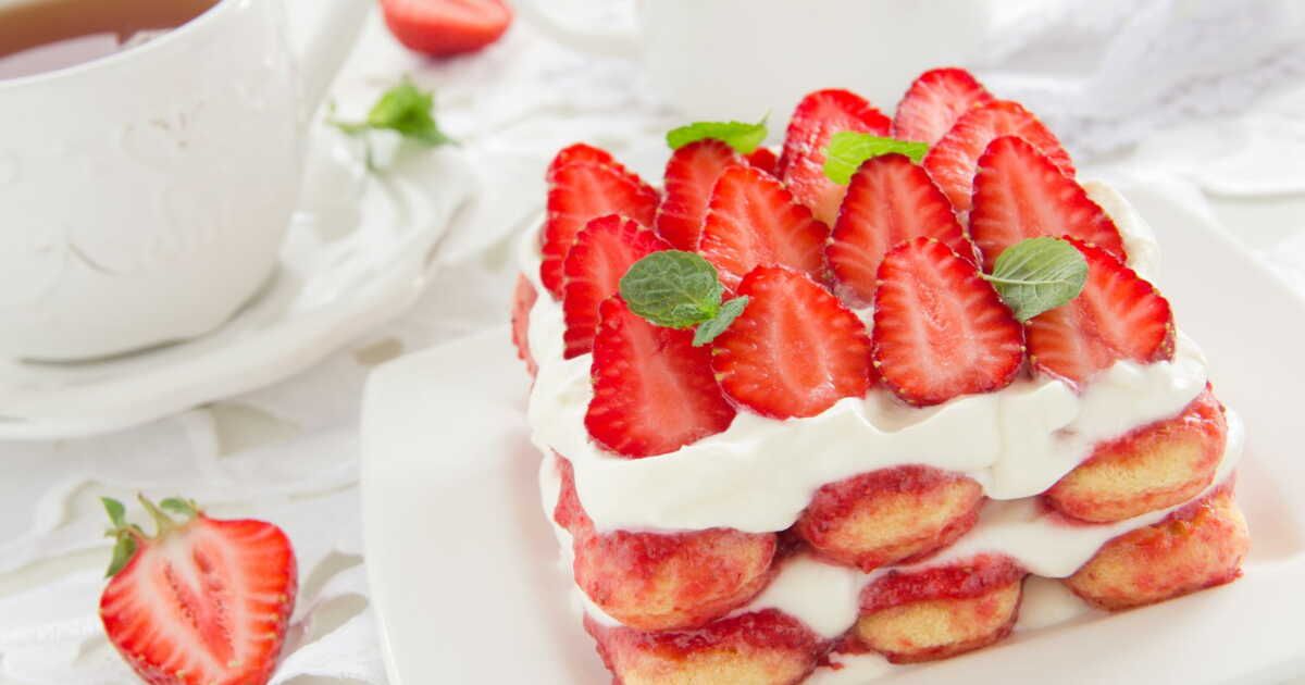 Un tiramisu aux fraises léger pour les gourmands en quête de douceur