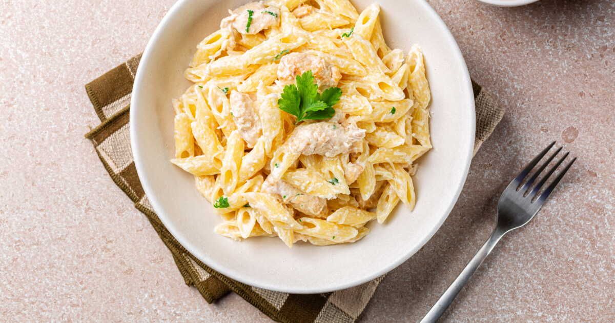 Penne à la crème de parmesan : un délice prêt en un clin d'œil
