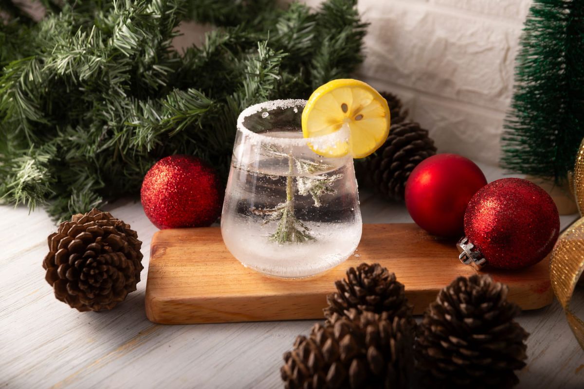 Transformez vos cocktails en boules à neige pour des fêtes féériques
