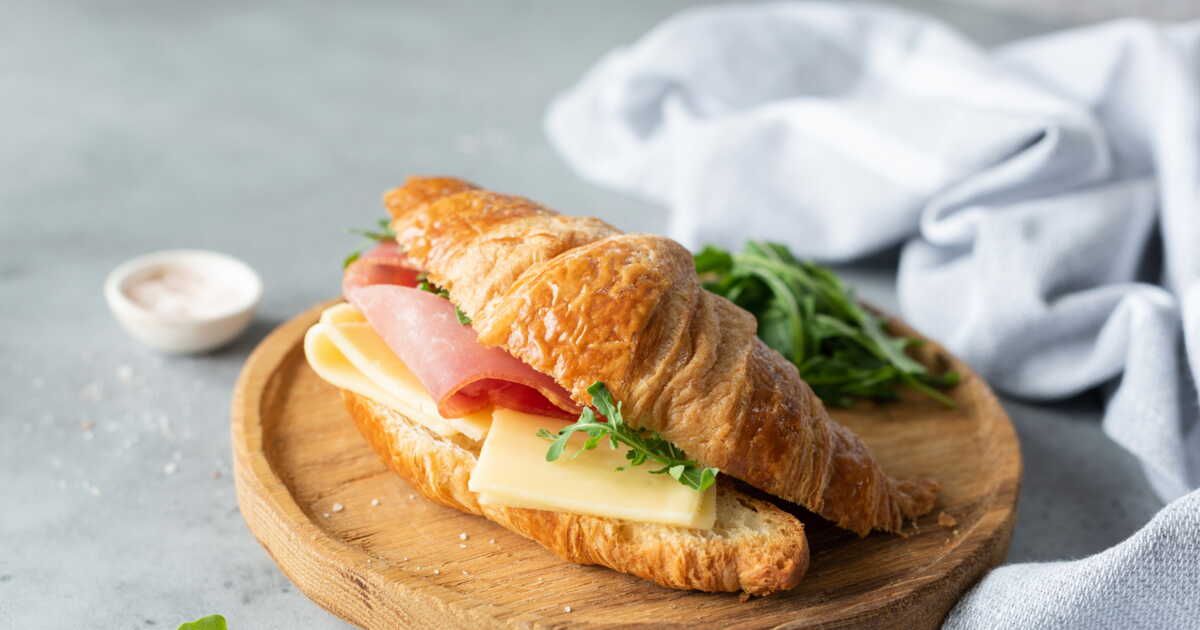 La recette express des croissants jambon-fromage à savourer sans se ruiner