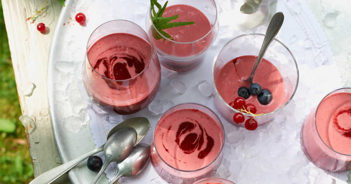 Un smoothie fruité et crémeux au lait de coco